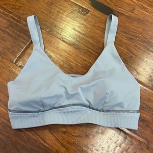 Lululemon sports bra size 6